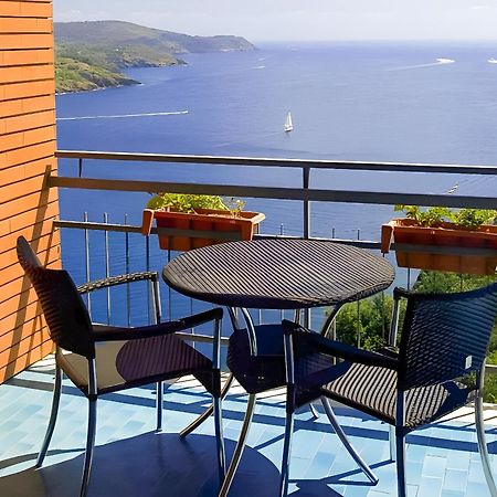 Hotiday Room Collection - Porto Azzurro Capoliveri  Bagian luar foto