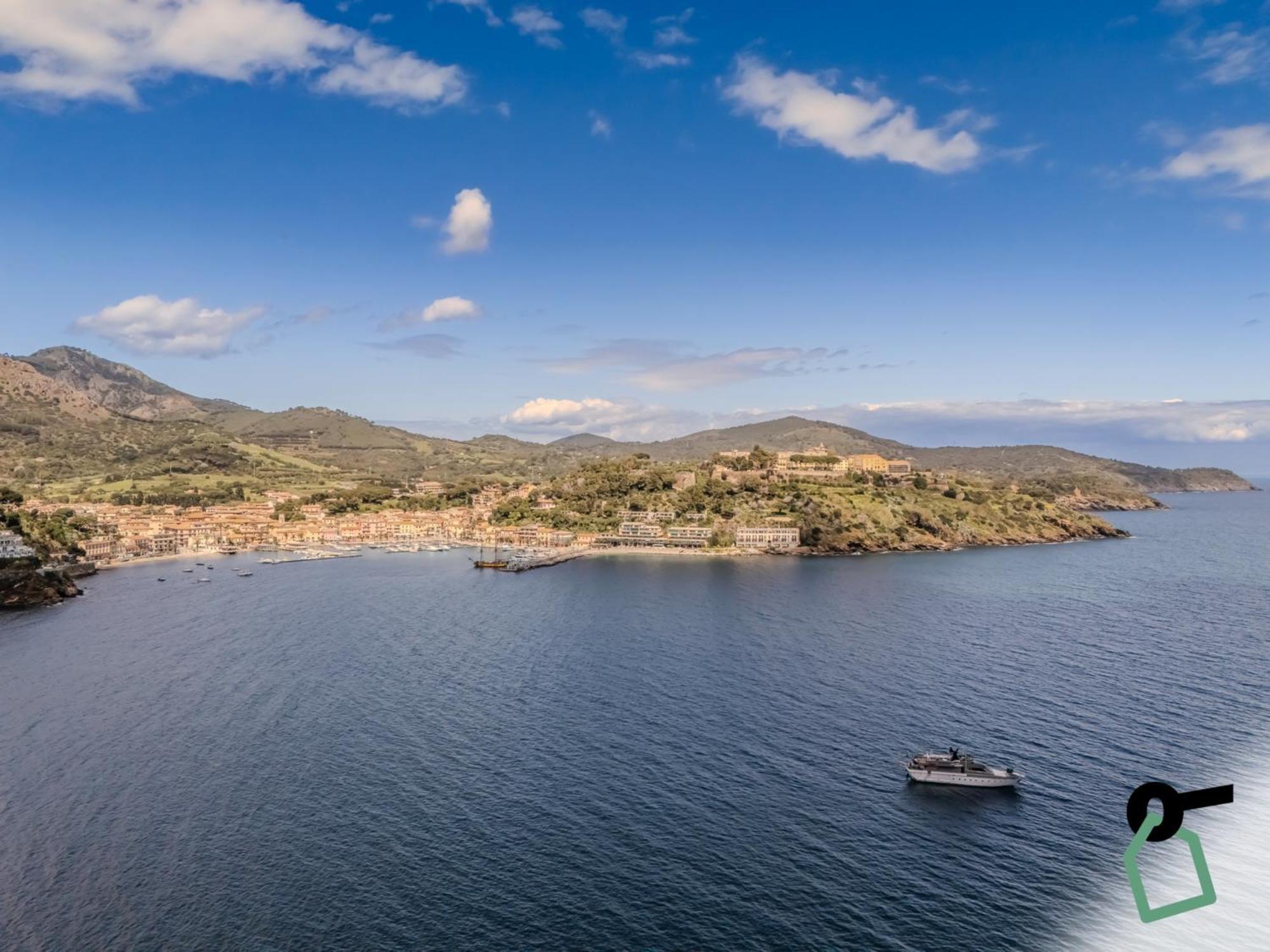 Hotiday Room Collection - Porto Azzurro Capoliveri  Bagian luar foto