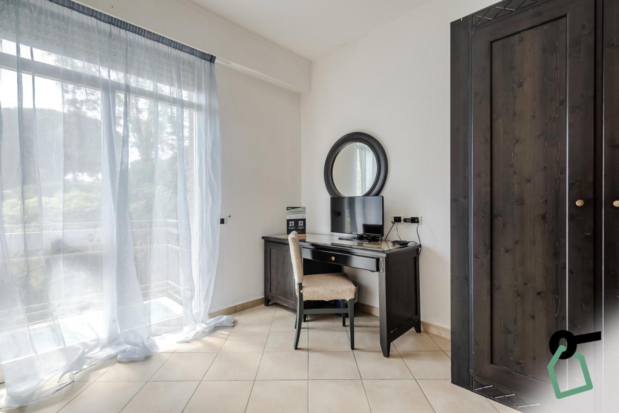 Hotiday Room Collection - Porto Azzurro Capoliveri  Bagian luar foto