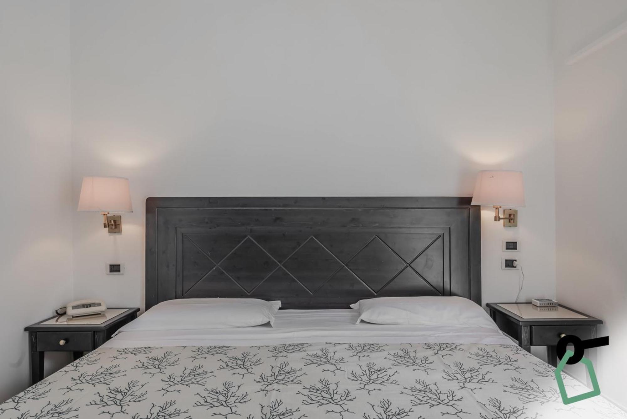 Hotiday Room Collection - Porto Azzurro Capoliveri  Bagian luar foto