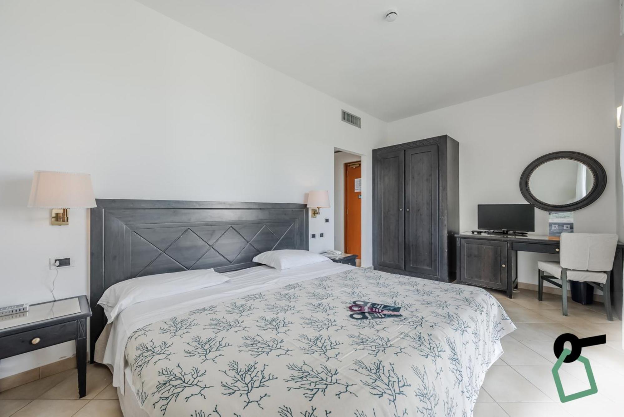 Hotiday Room Collection - Porto Azzurro Capoliveri  Bagian luar foto